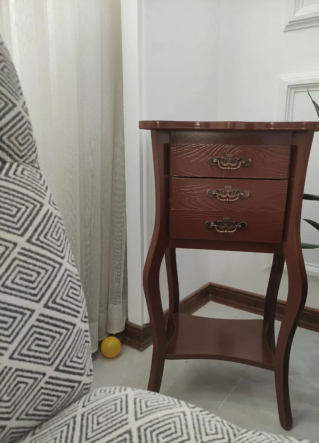 میز تلفن|میز تلفن|کاشان, فین بزرگ|دیوار