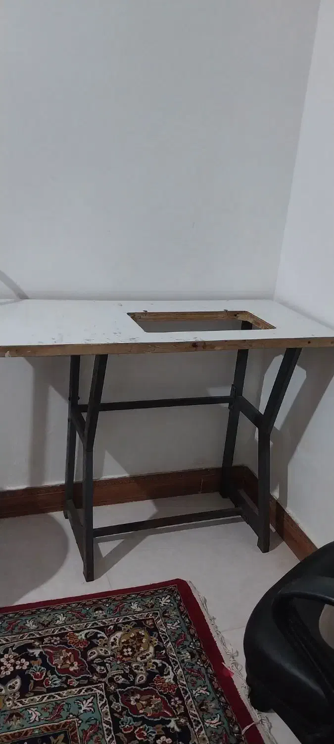 میز چرخ خیاطی|چرخ خیاطی و ریسندگی|ساری, |دیوار