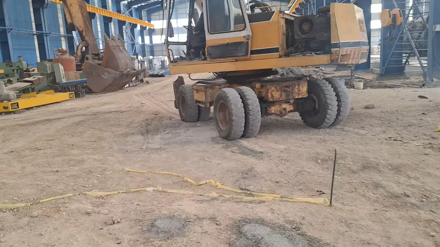 بیل مکانیکی لیبهر ۹۲۲|خودرو سنگین|تهران, شمس‌آباد|دیوار