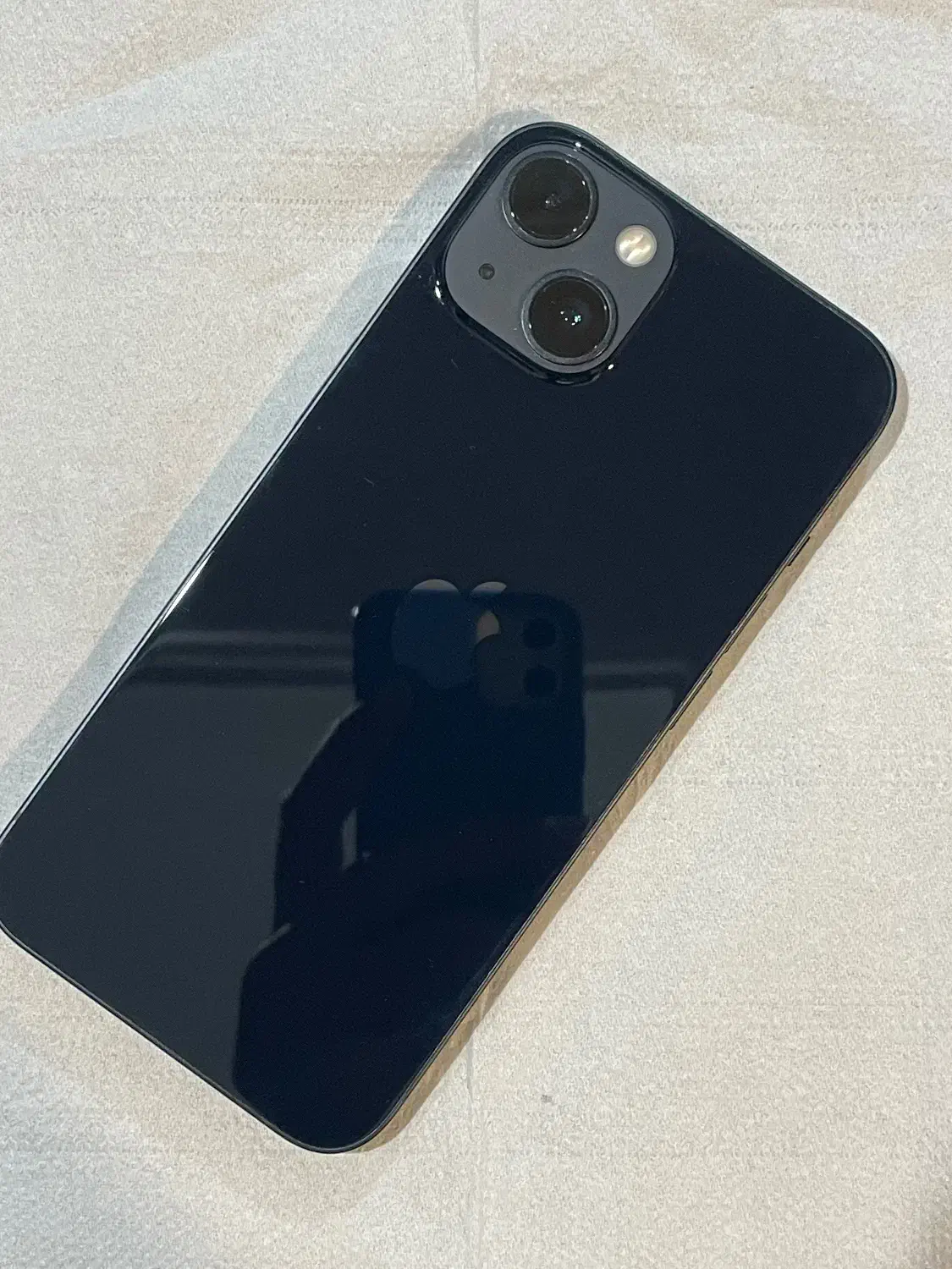 Iphone 13|موبایل|اندیشه, اندیشه فاز ۱|دیوار