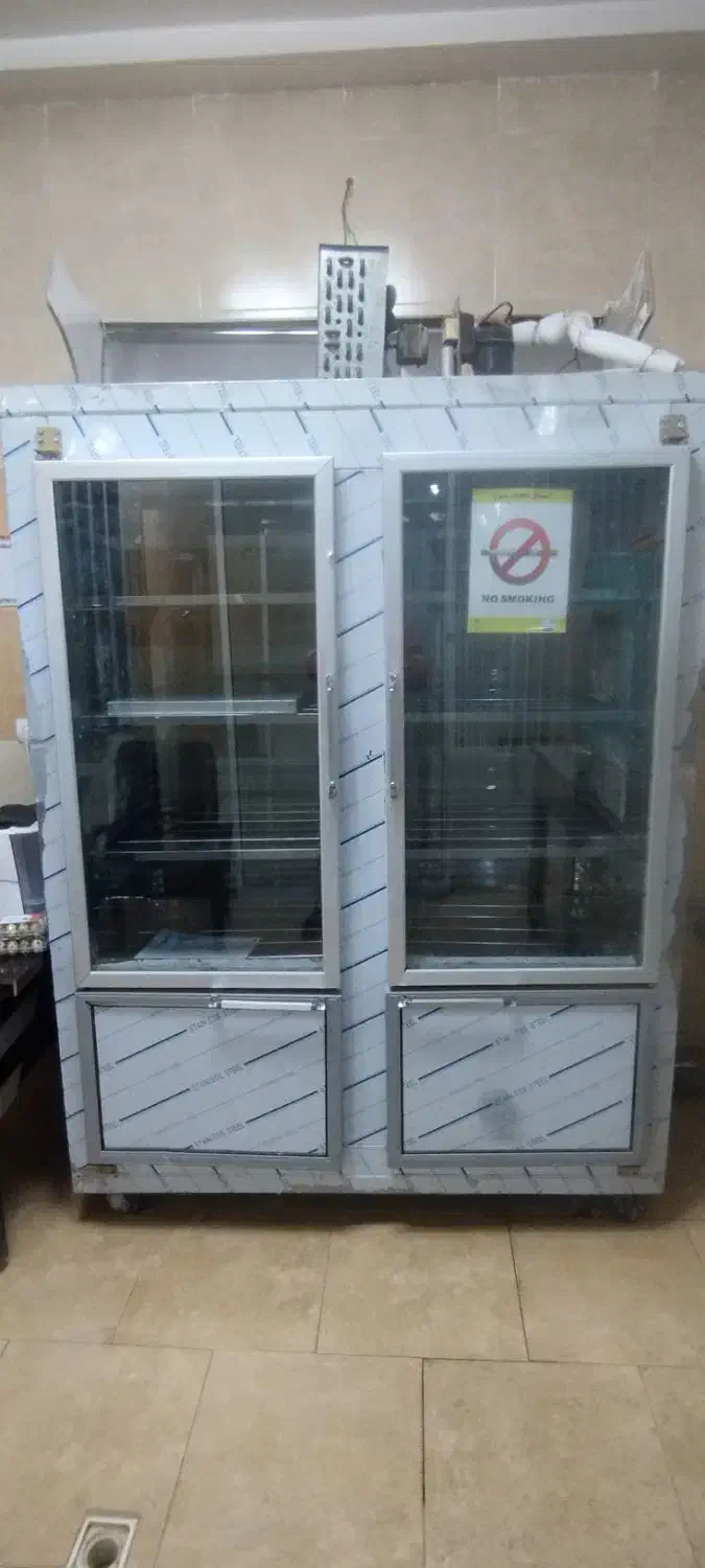 یخچال ویترینی بزرگ درحد نو|یخچال و فریزر|آباده, |دیوار