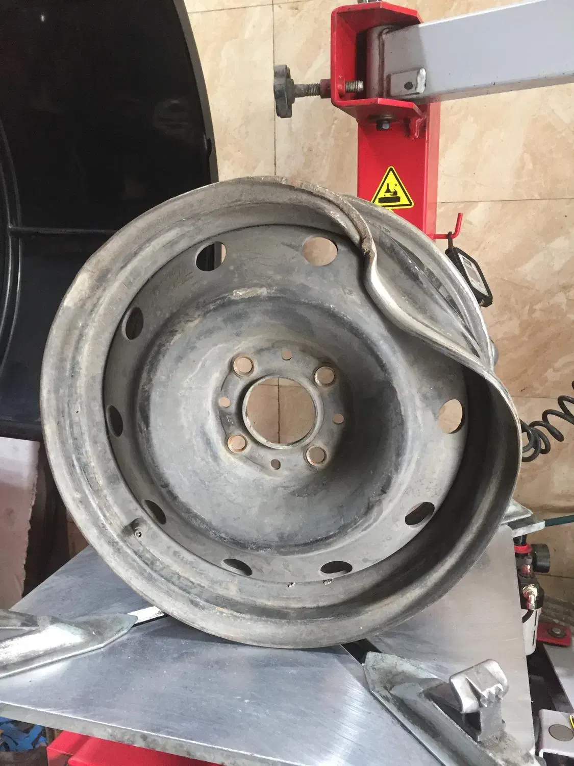 تابگیری رینگ های فولادی و اسپرت|قطعات یدکی و لوازم جانبی|مشهد, نرگس (شهرک غرب)|دیوار