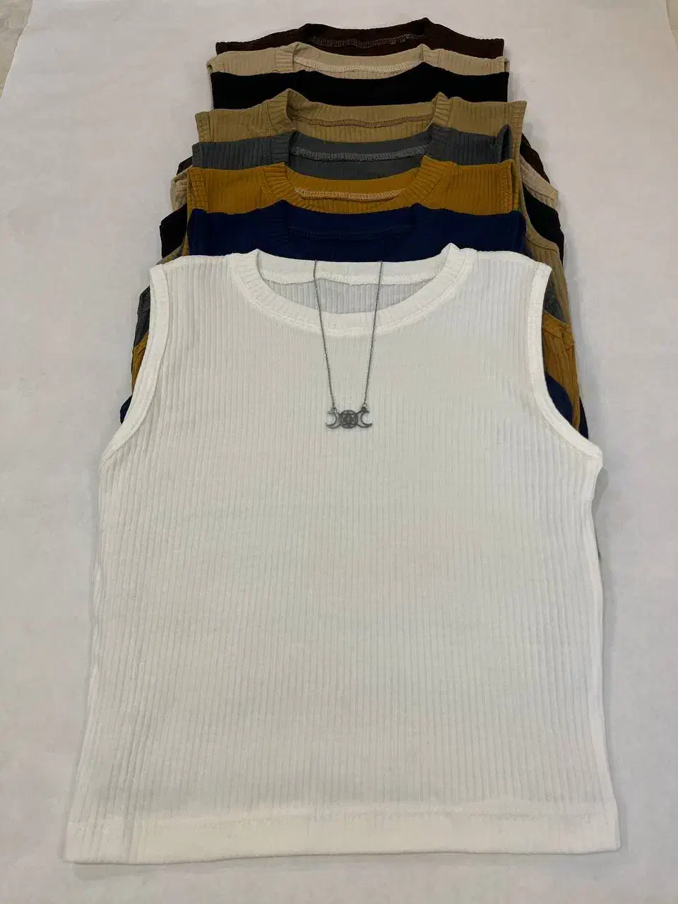 کراپ تاپ|لباس|ساری, |دیوار