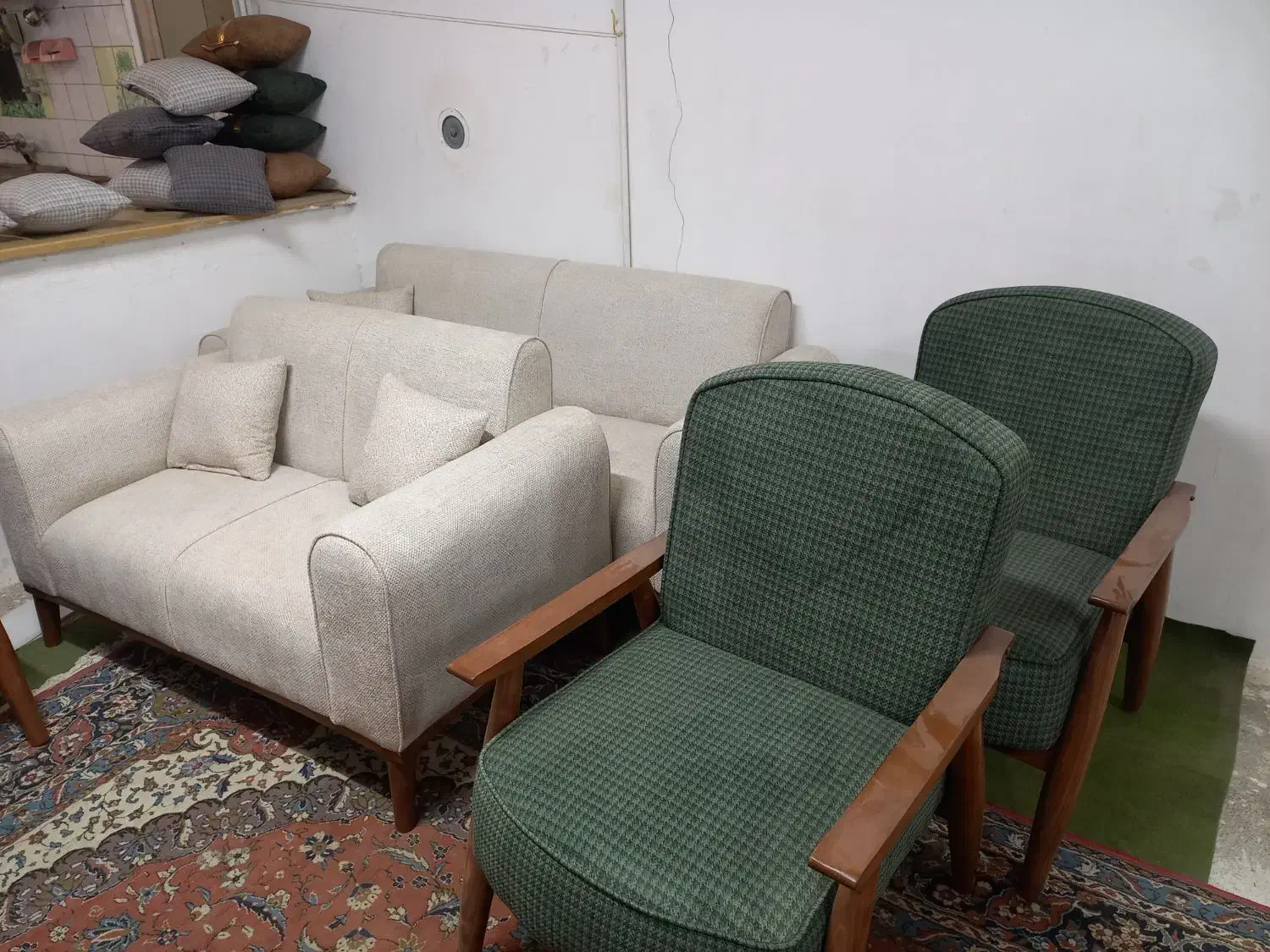 مبل راحتی مینیمال چستر زیر قیمت|مبلمان خانگی و میز عسلی|مشهد, رده|دیوار