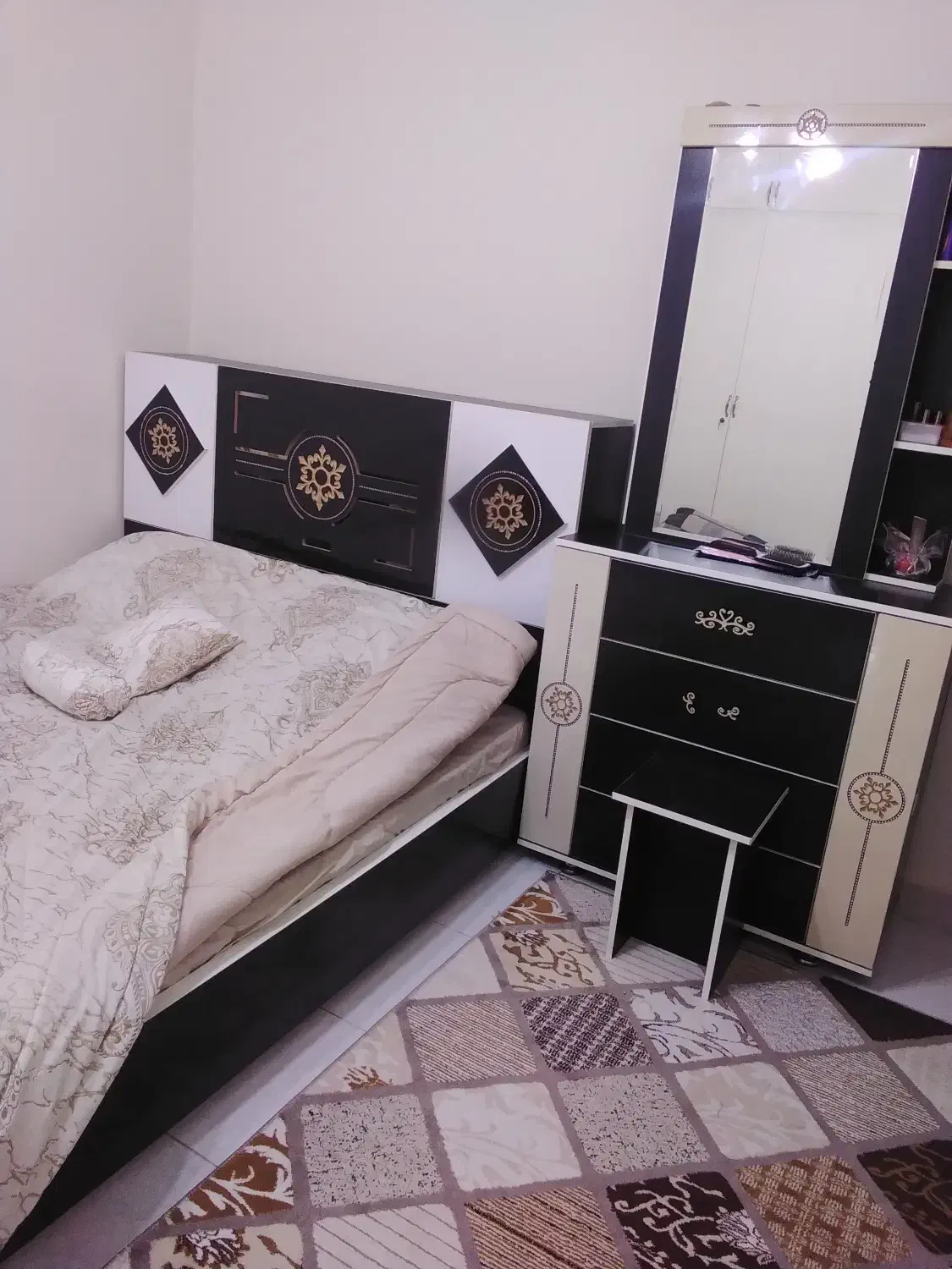 سرویس خواب|تخت و سرویس خواب|گلستان (تهران), |دیوار