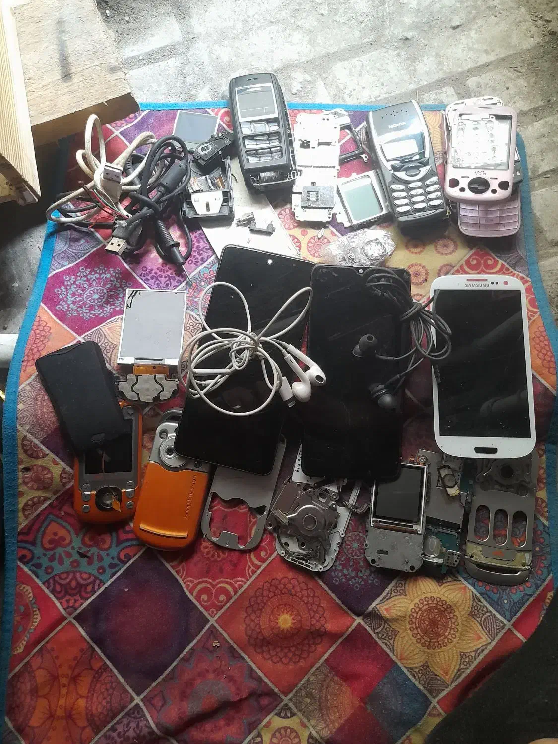 قطعه گوشی باطری|لوازم جانبی موبایل و تبلت|رشت, دیانتی|دیوار