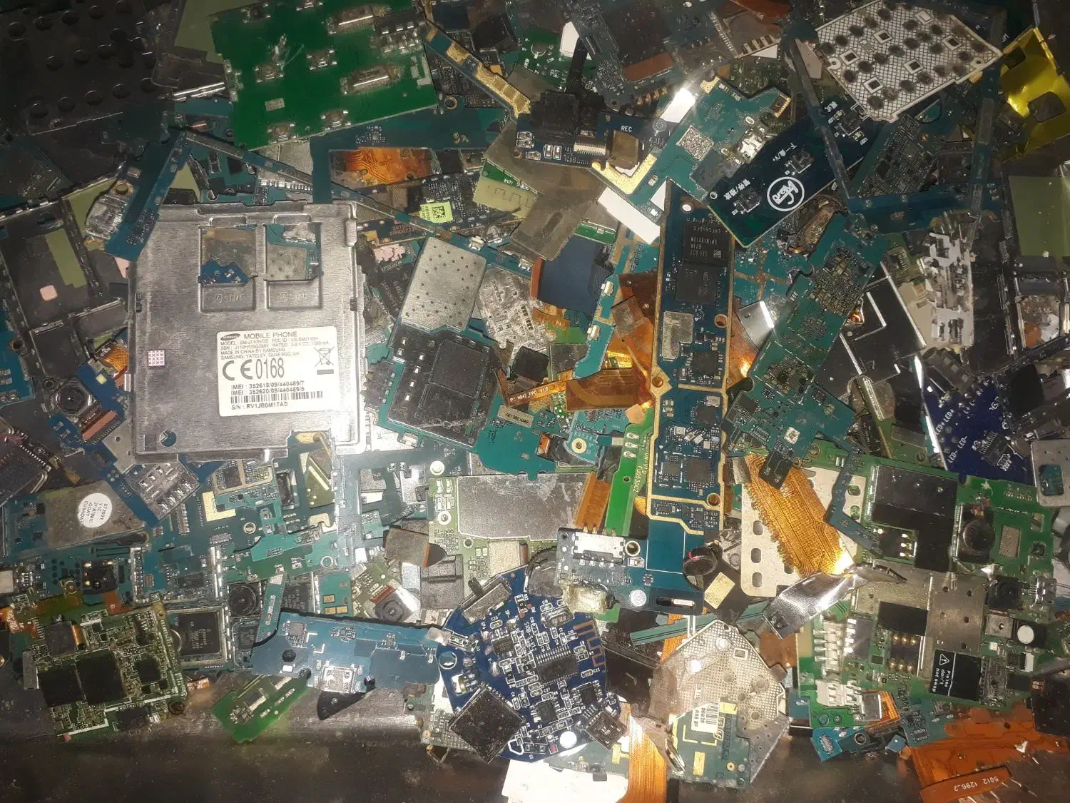 خریدو فروش انواع برد لوازم برقی،مادربرد و مس|خدمات پیشه و مهارت|علی‌آباد کتول, |دیوار