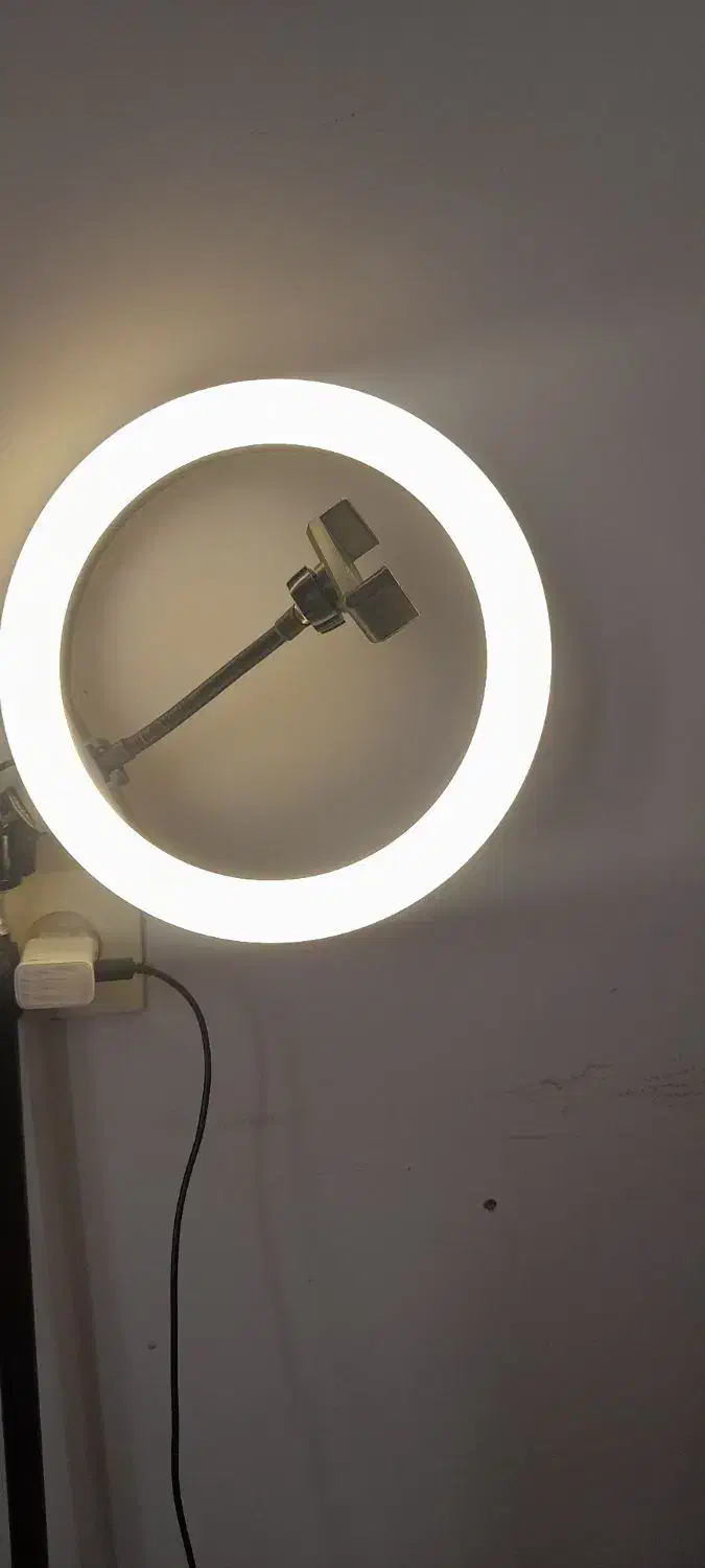 یک عدد رینگ لایت|دوربین عکاسی و فیلم‌برداری|تهران, مشیریه|دیوار