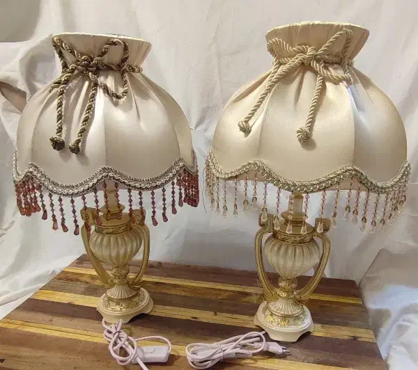 دو عدد آباژور|چراغ خواب و آباژور|رشت, سلیمانداراب|دیوار