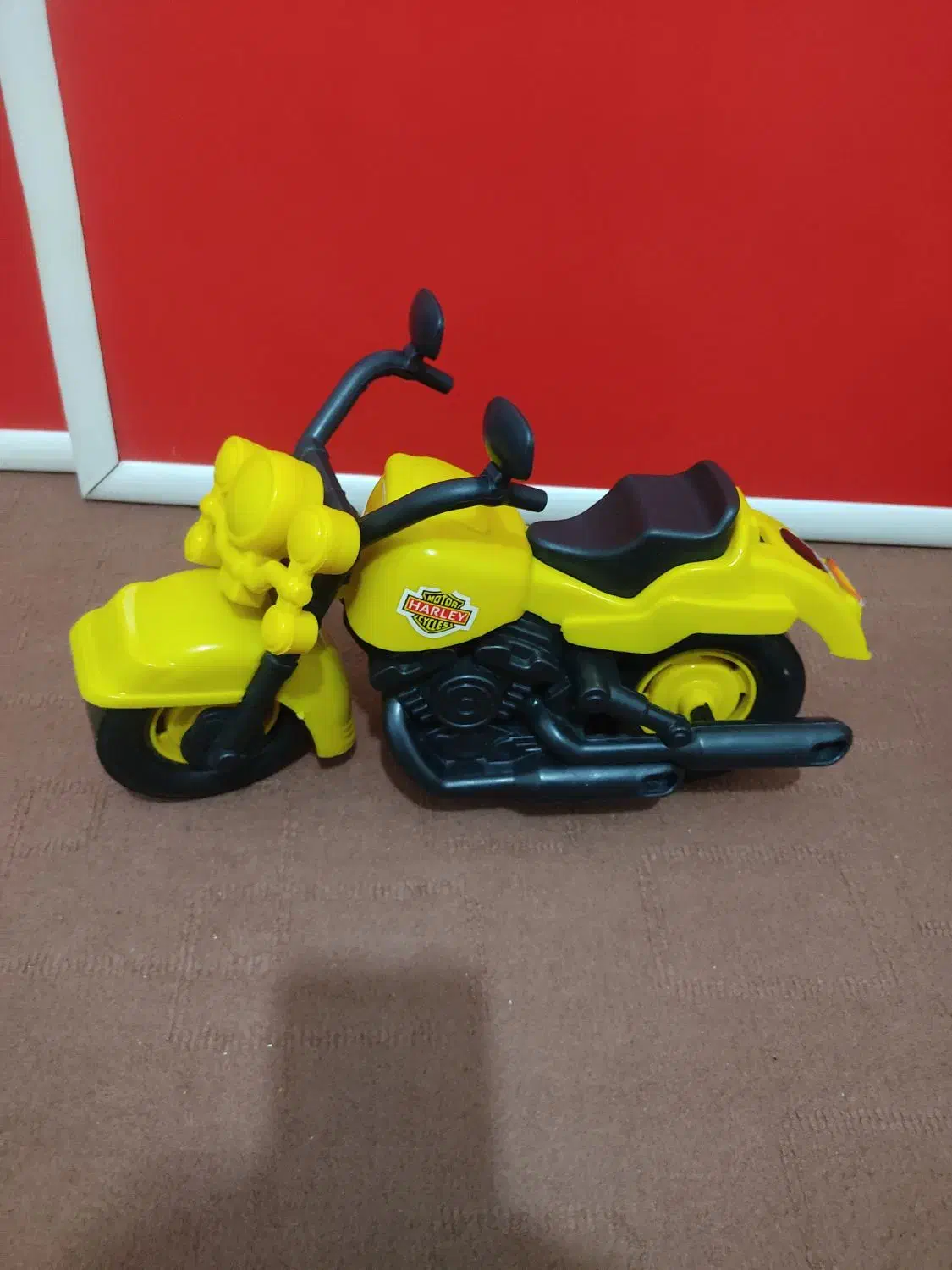 اسباب بازی های نو|اسباب‌بازی بچه|میانه, |دیوار