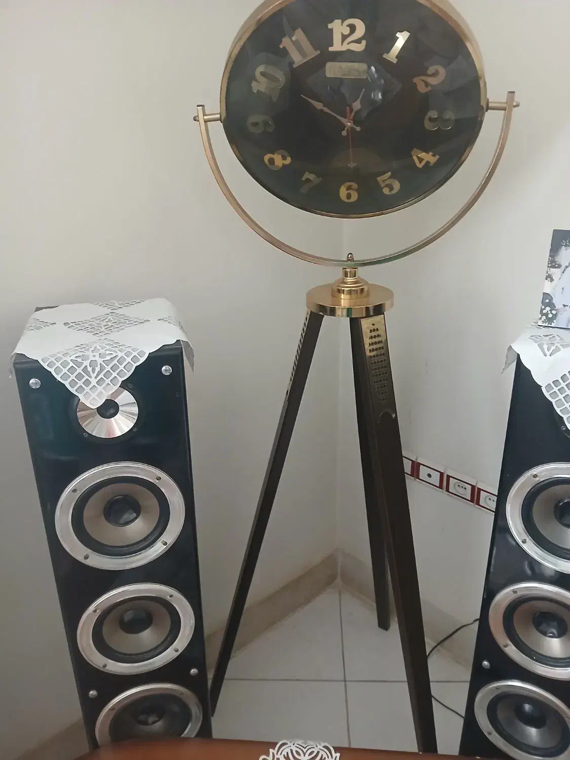 ساعت ۳ پایه|ساعت دیواری و تزئینی|شیراز, کلاهدوز|دیوار