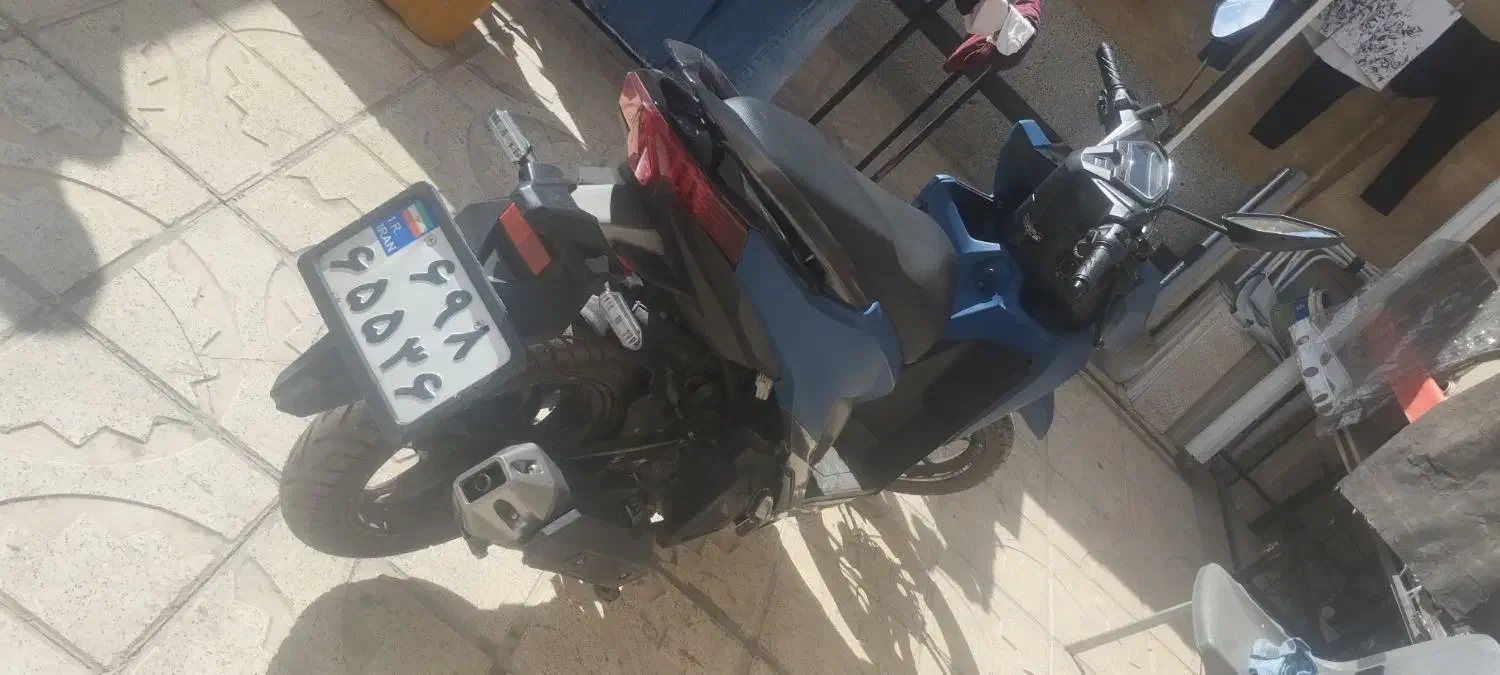 موتور کلیک|موتورسیکلت|صدرا-فارس, فاز ۱|دیوار