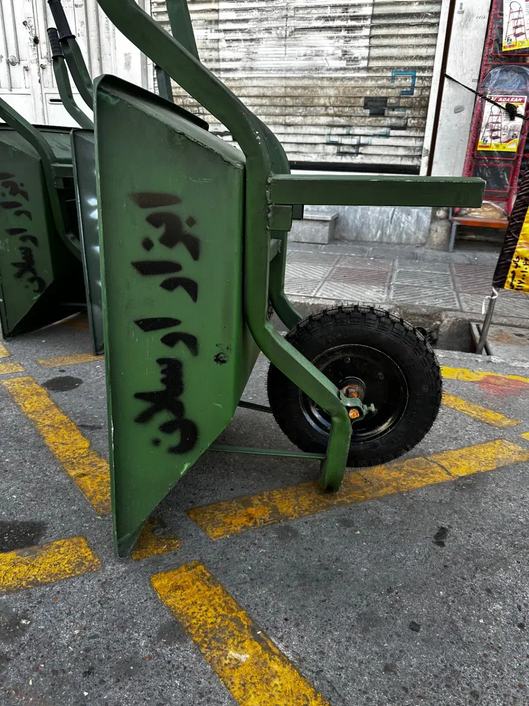 فروش فرغون بالابری و ساده ابزار ارسلان ورق ۲|ابزارآلات|شیراز, گلکوب|دیوار