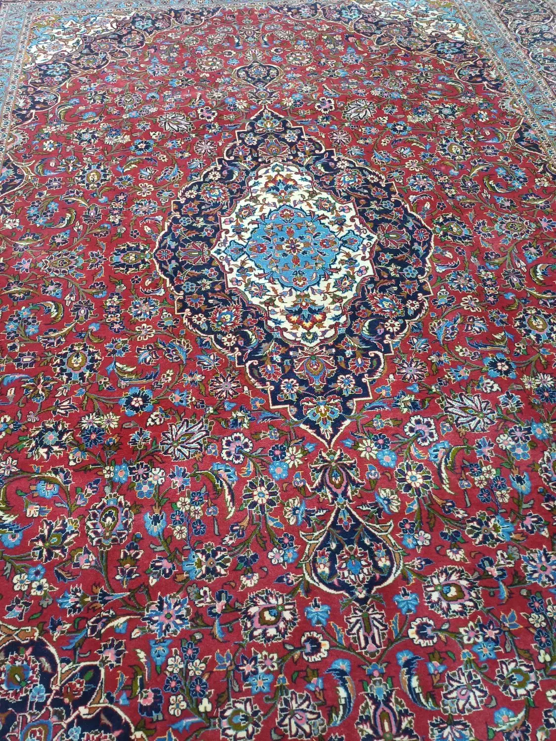 فرش دستبافت ۱۲ متری نخ کرک کاشان در حد نو|فرش|تهران, سعادتآباد|دیوار