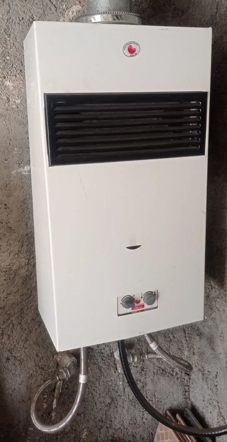 آبگرمکن دیواری پلار تمیز و مشغول به کار|آبگرمکن، پکیج، شوفاژ|سمیرم, |دیوار