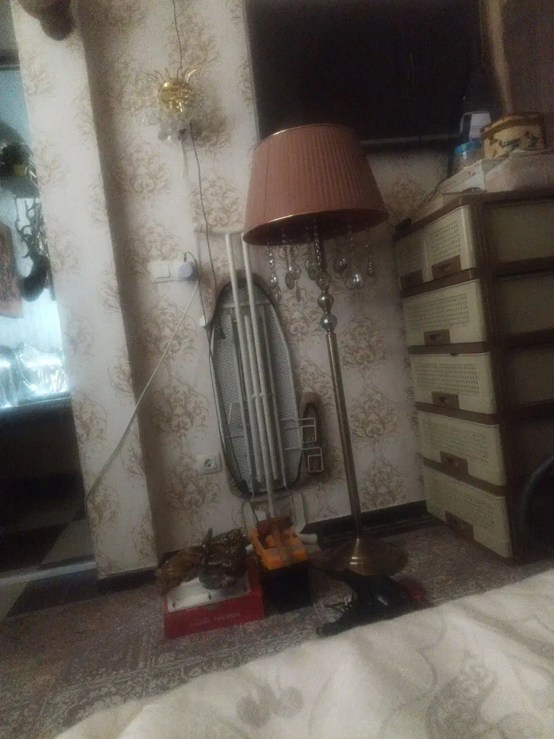 فوق العاده زیبا و کلاسیک|چراغ خواب و آباژور|اهواز, جانبازان|دیوار