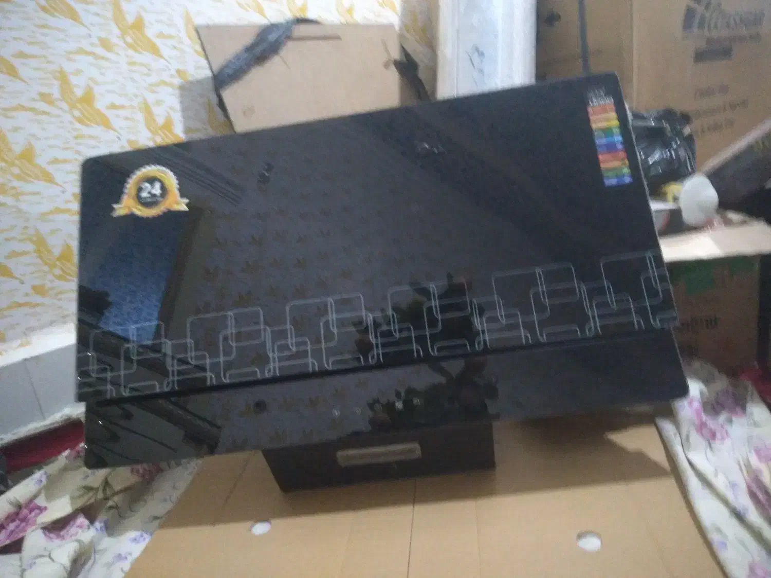 هود لمسی|هود|نیمروز, |دیوار