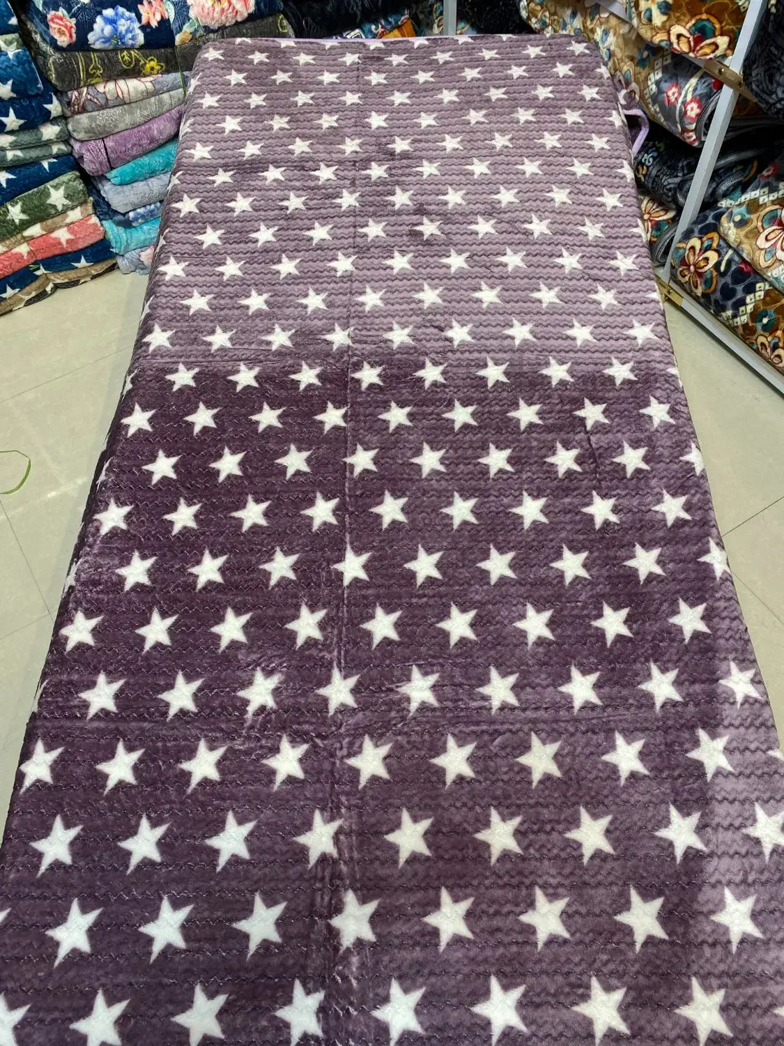 پتوی مسافرتی ستاره|رختخواب، بالش، پتو|مشهد, چهنو|دیوار