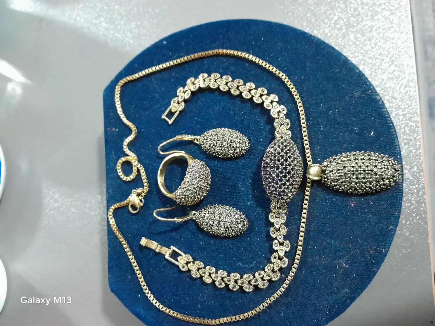 ست بدلیجات سنگ کاری شده|بدلیجات|ری, شهادت|دیوار