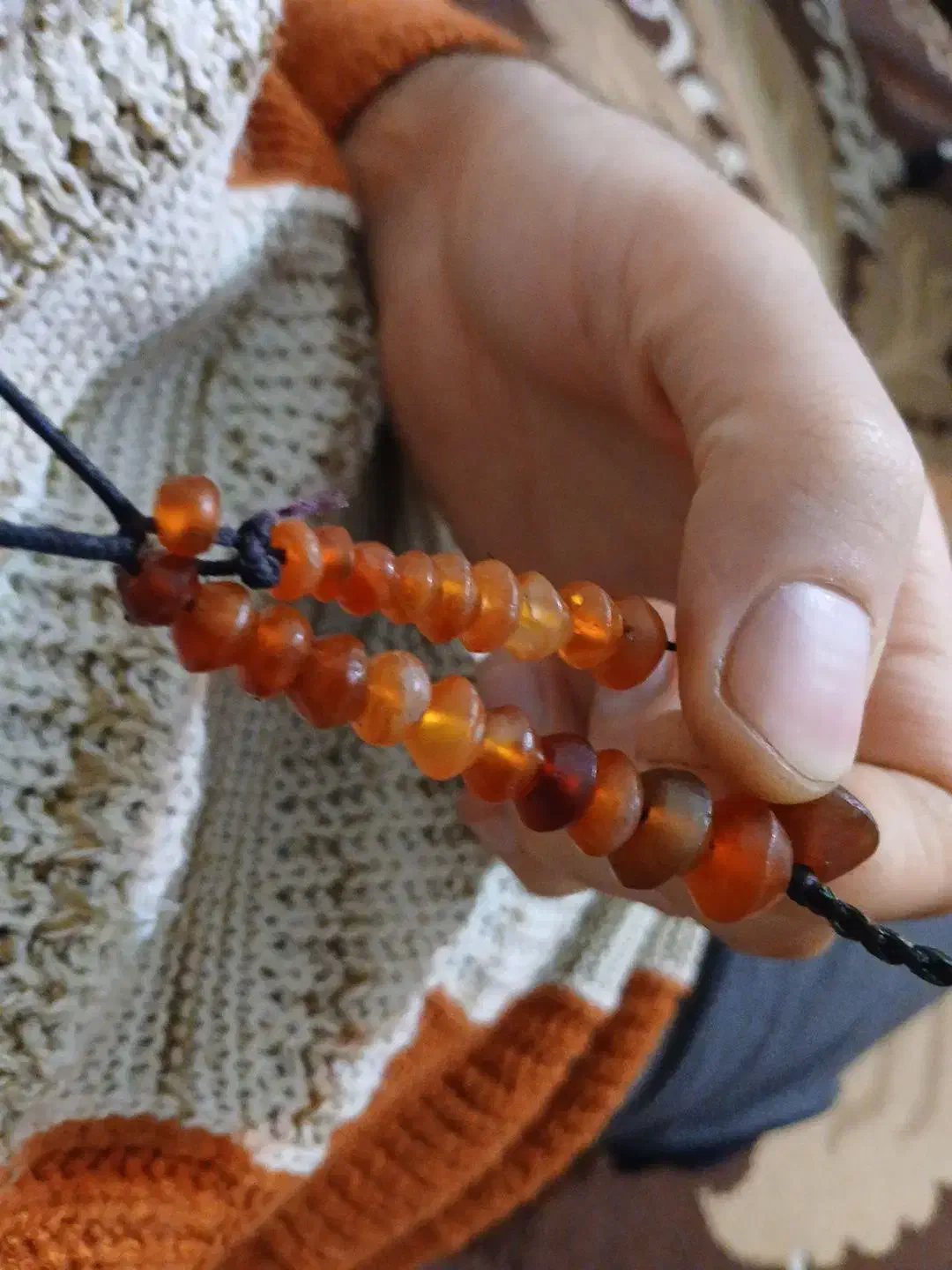 گردنبند کهربا|کلکسیون اشیاء عتیقه|فولادشهر, B1|دیوار