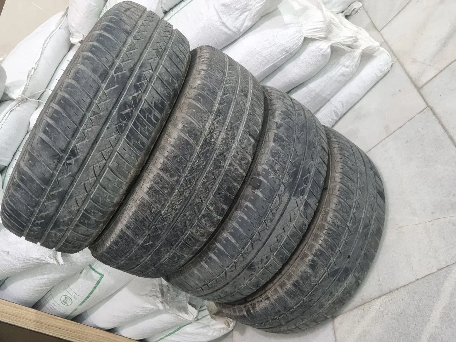 لاستیک بارز پژویی|قطعات یدکی و لوازم جانبی|قروه, |دیوار