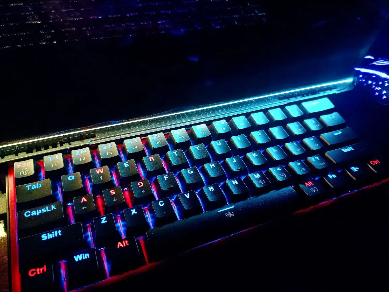 فروش کیورد رد دراگون|قطعات و لوازم جانبی رایانه|ساری, |دیوار