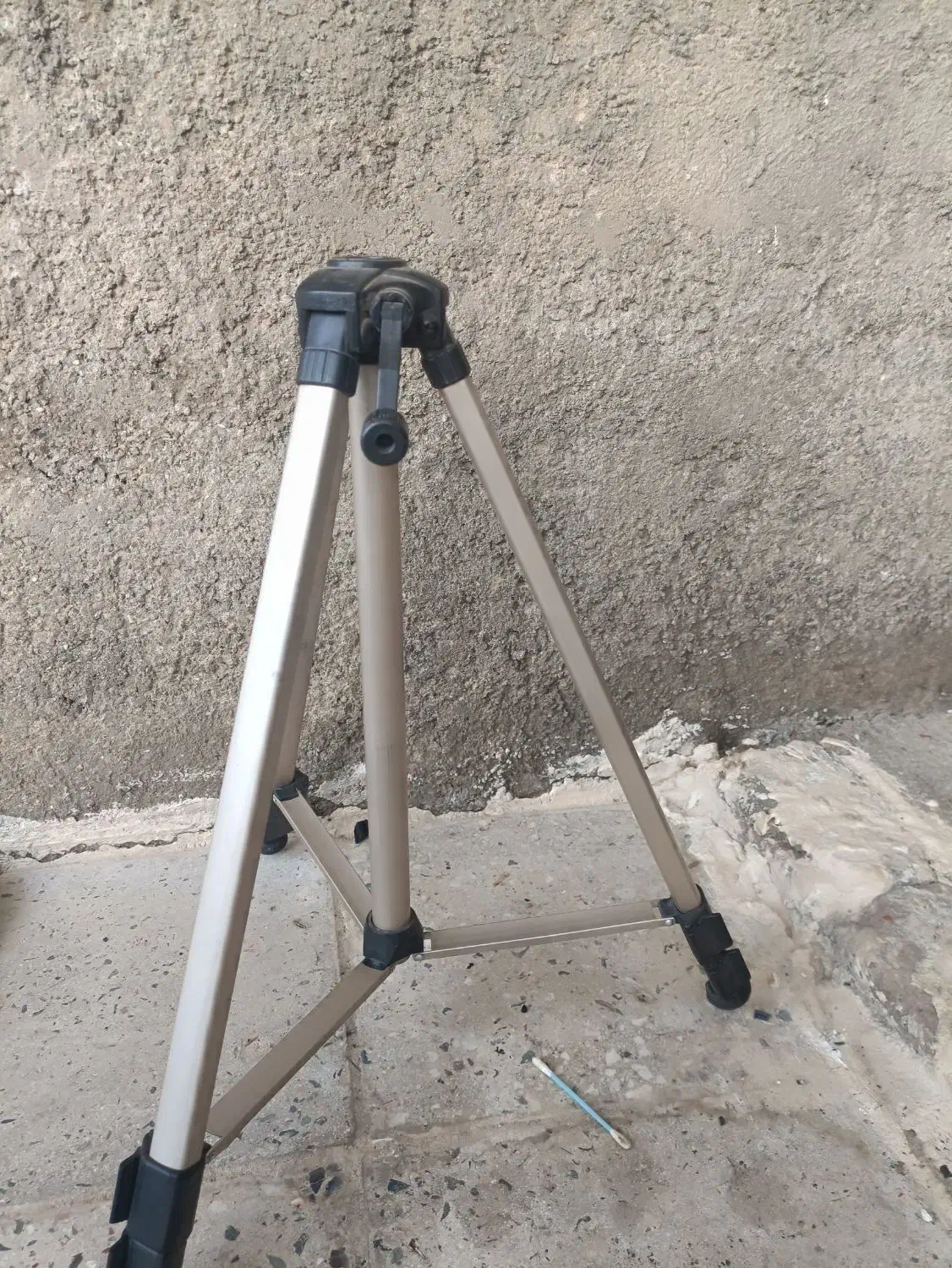 پایه دوربین|دوربین عکاسی و فیلم‌برداری|سنندج, |دیوار