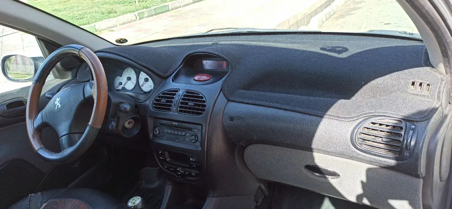 206v8 مدال ۱۳۹۵ کارکرد ۱۶۶۰۰۰ کیلومتر بی رنگ|خودرو سواری و وانت|زنجان, |دیوار