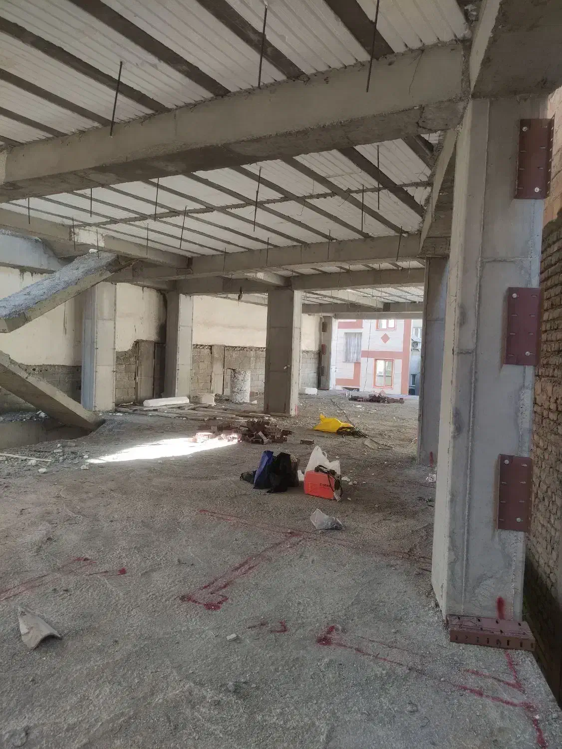 پیش فروش آپارتمان محدوده میدان تختی /اتکا|پیش‌فروش املاک|خرم‌آباد, |دیوار