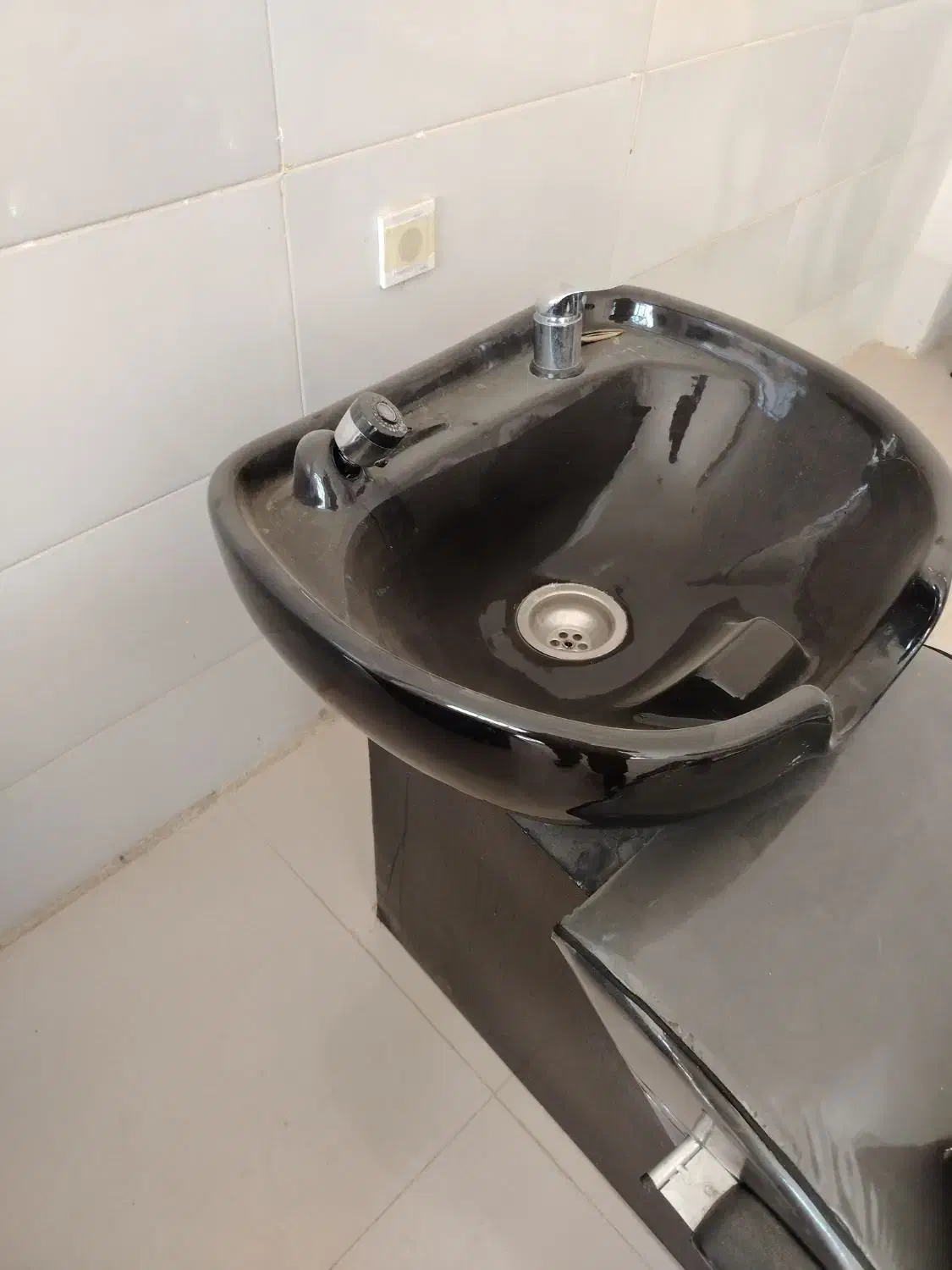 تجهیزات ارایشگاهی|آرایشگاه و سالنهای زیبایی|مبارکه, |دیوار