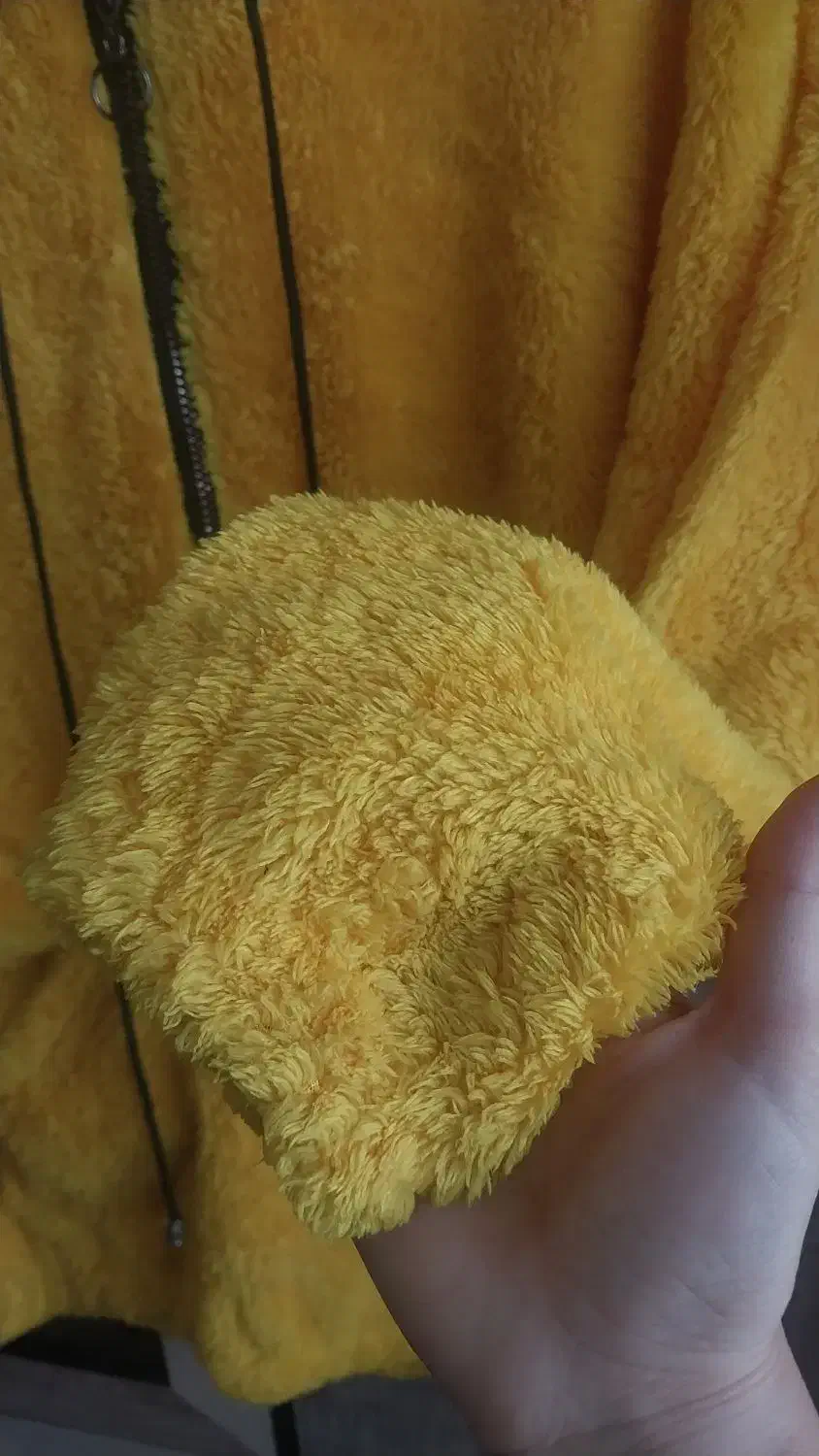 هودی خرگوشی|لباس|قم, حاج زینل|دیوار