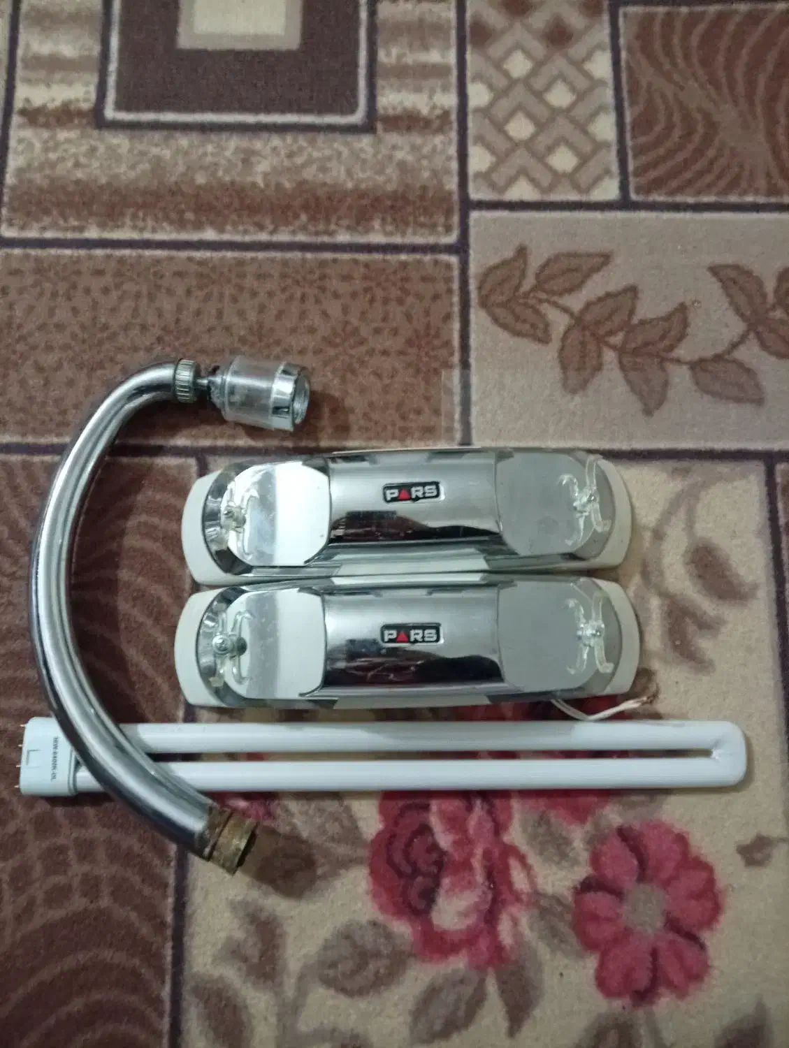 دو عدد مهتابی و لامپ و علم شیر آب|لامپ و چراغ|قنوات, |دیوار