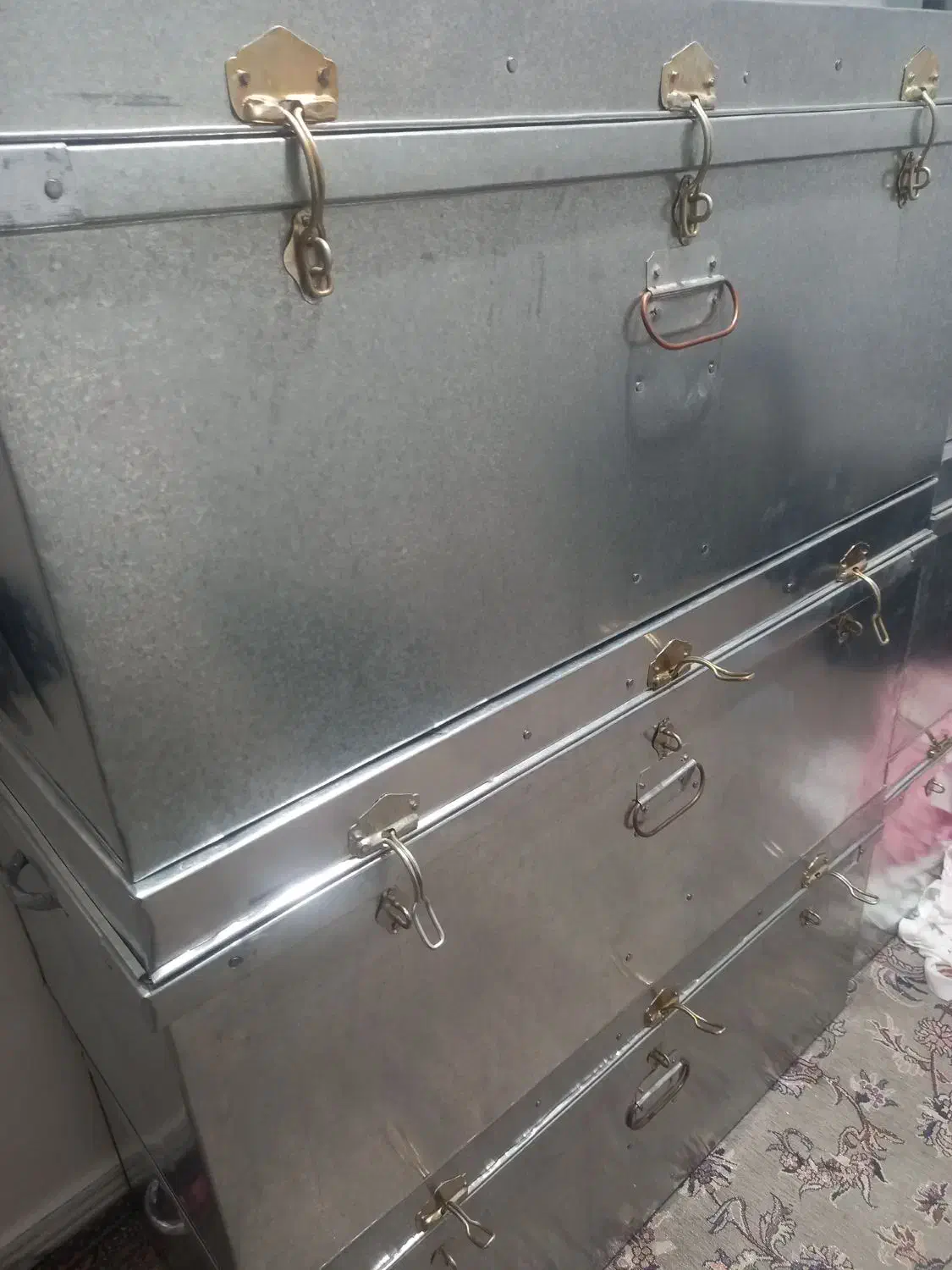 صندوق گالوانیزه بزرگ و متوسط و کوچک|فروشگاه و مغازه|هشتگرد, خور|دیوار