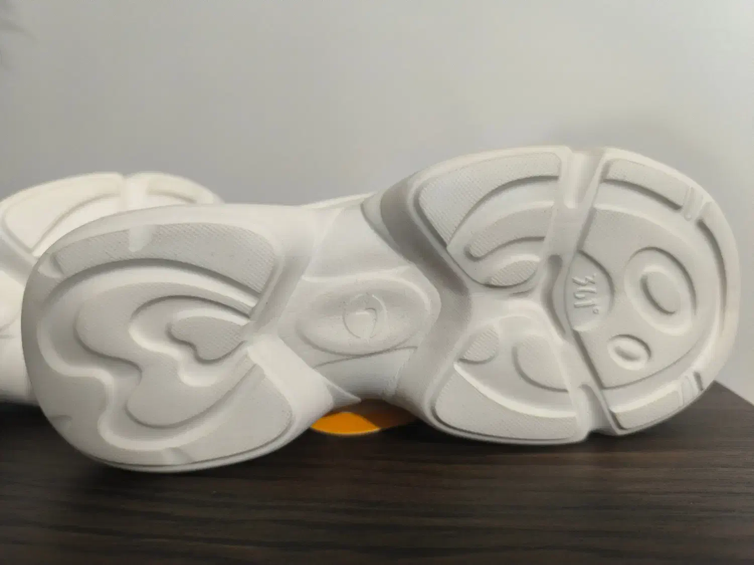 کتانی سایز ۳۶ برند ۳۶۱|کیف، کفش، کمربند|تهران, ازگل|دیوار