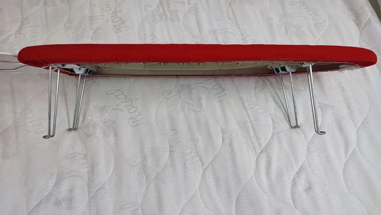 میز اتو کاملا نو مناسب جهیزیه|اتو و لوازم اتو|کاشان, شهرک خاتم الانبیا (مسکن ملی کاشان)|دیوار