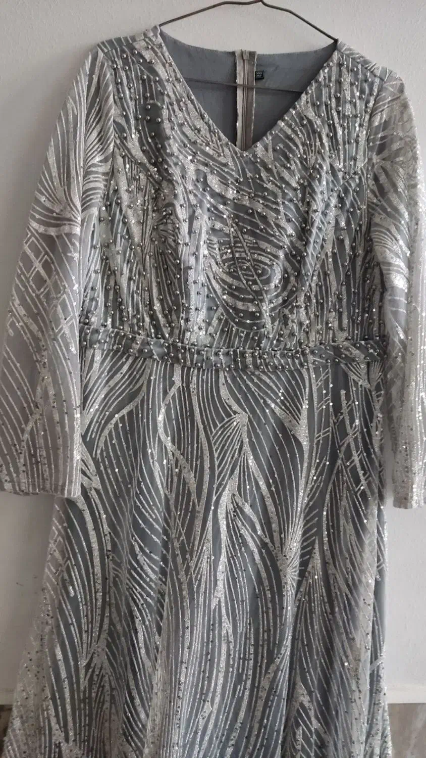 لباس مجلسی|لباس|گالیکش, |دیوار