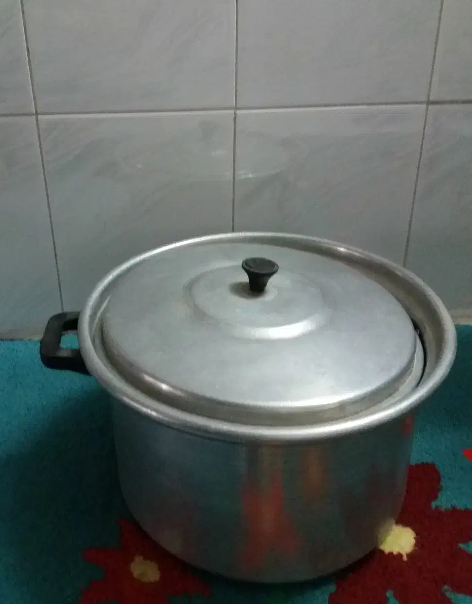 سینی و قابلمه روحی قدیمی جنس ضخیم|ظروف سرو و پذیرایی|اصفهان, تخت فولاد|دیوار