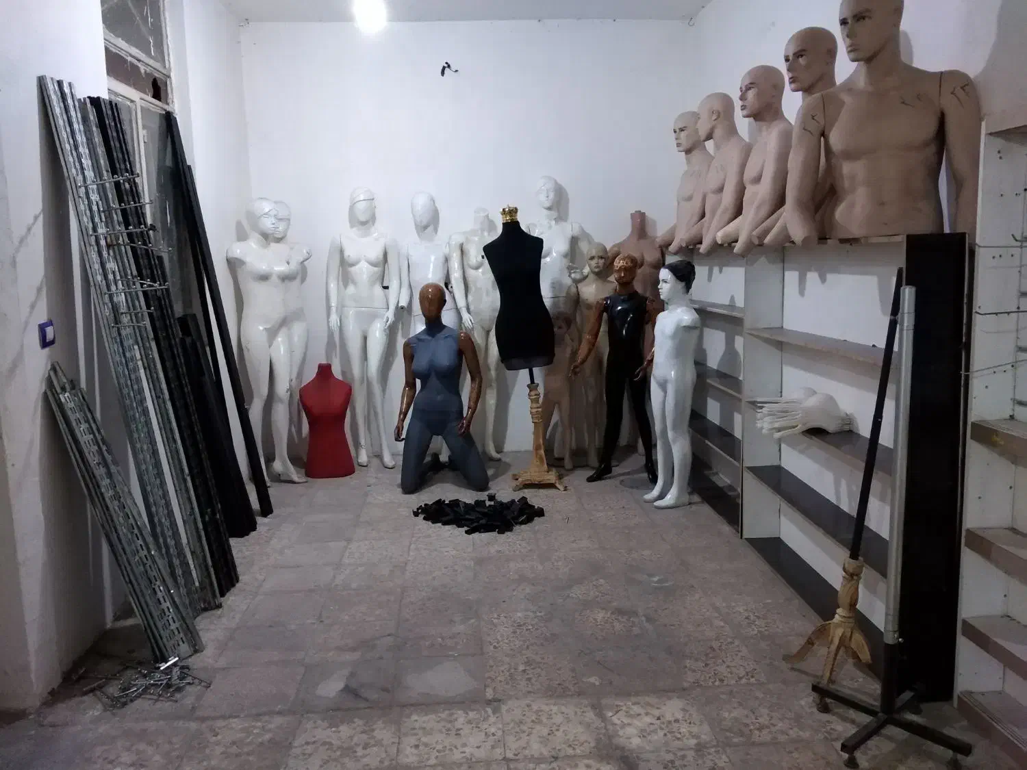 قفسه رگال مانکن چوبکار دوگیره سبد حراجی|فروشگاه و مغازه|مشهد, رده|دیوار