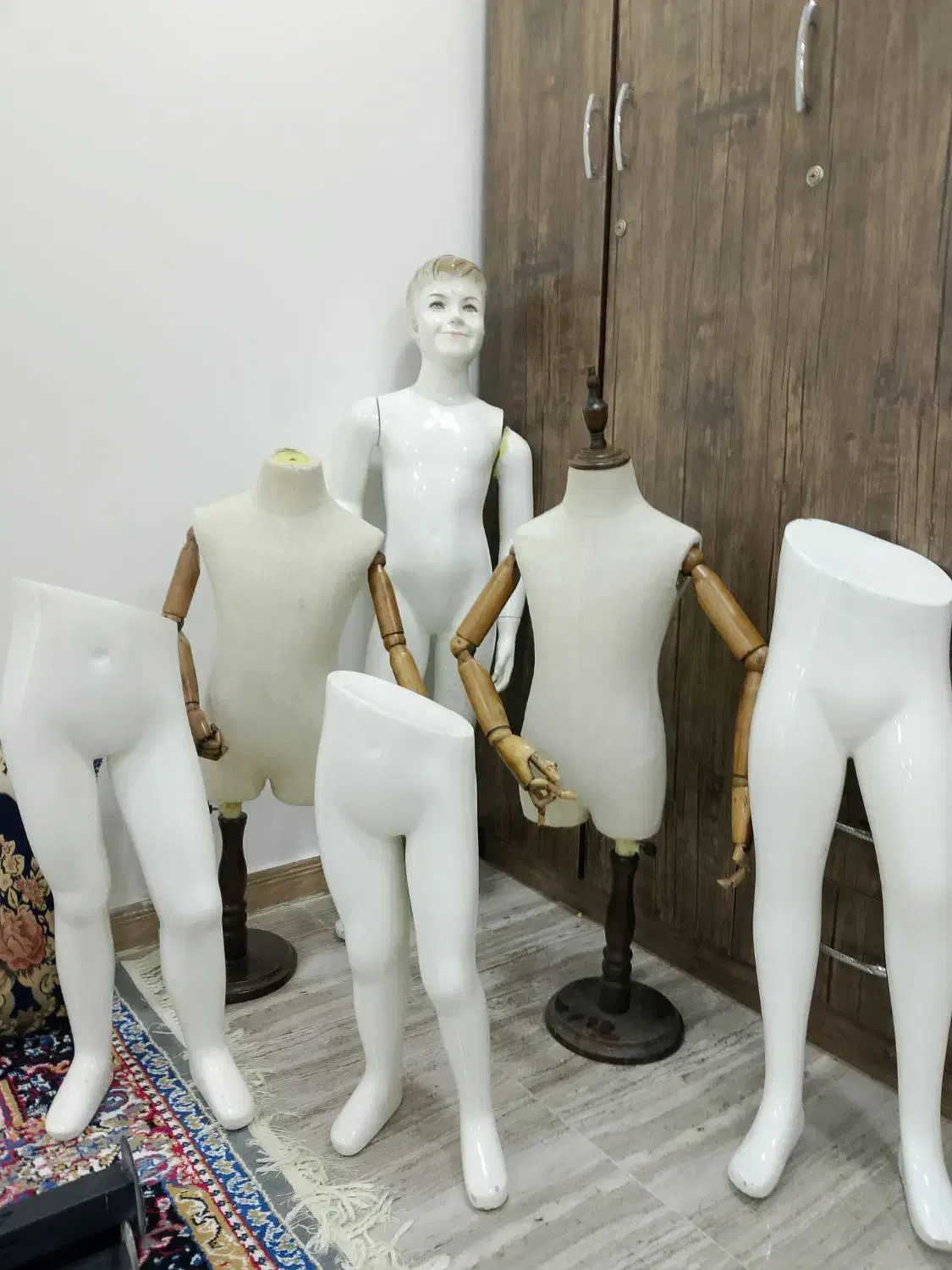 مانک بچگانه|لباس|قشم, |دیوار