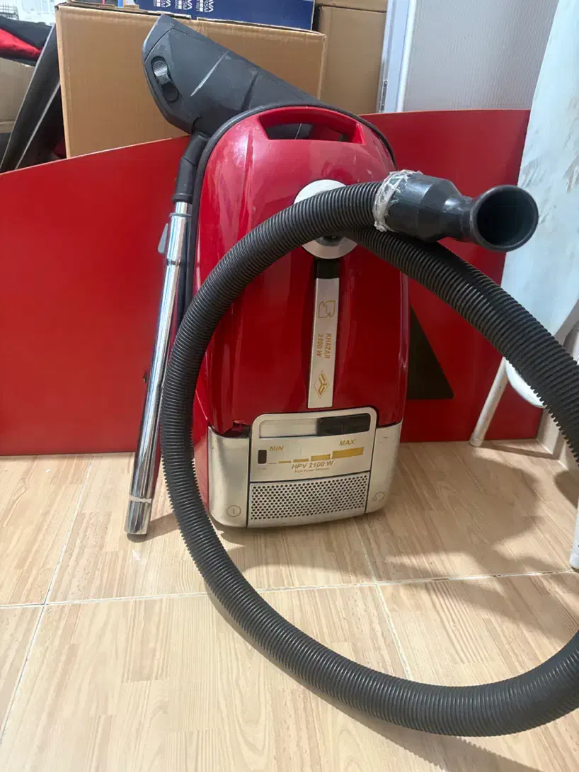 جارو برقی ۲۱۰۰وات بسیار قوی|جاروبرقی، جارو شارژی، بخارشو|شاهینشهر, فدک|دیوار