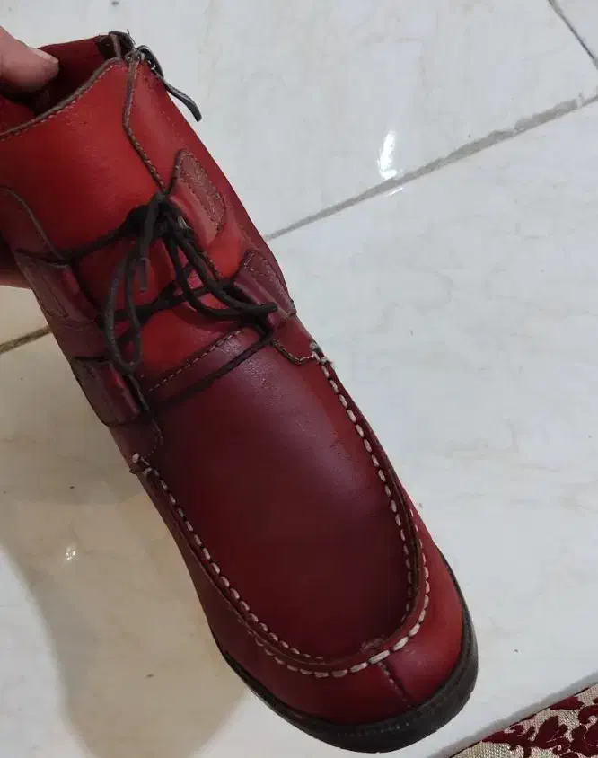 کفش نیم بوت چرم زنانه سایز 40 و یک جفت کفش رایگان|کیف، کفش، کمربند|پردیس, فاز ۸|دیوار