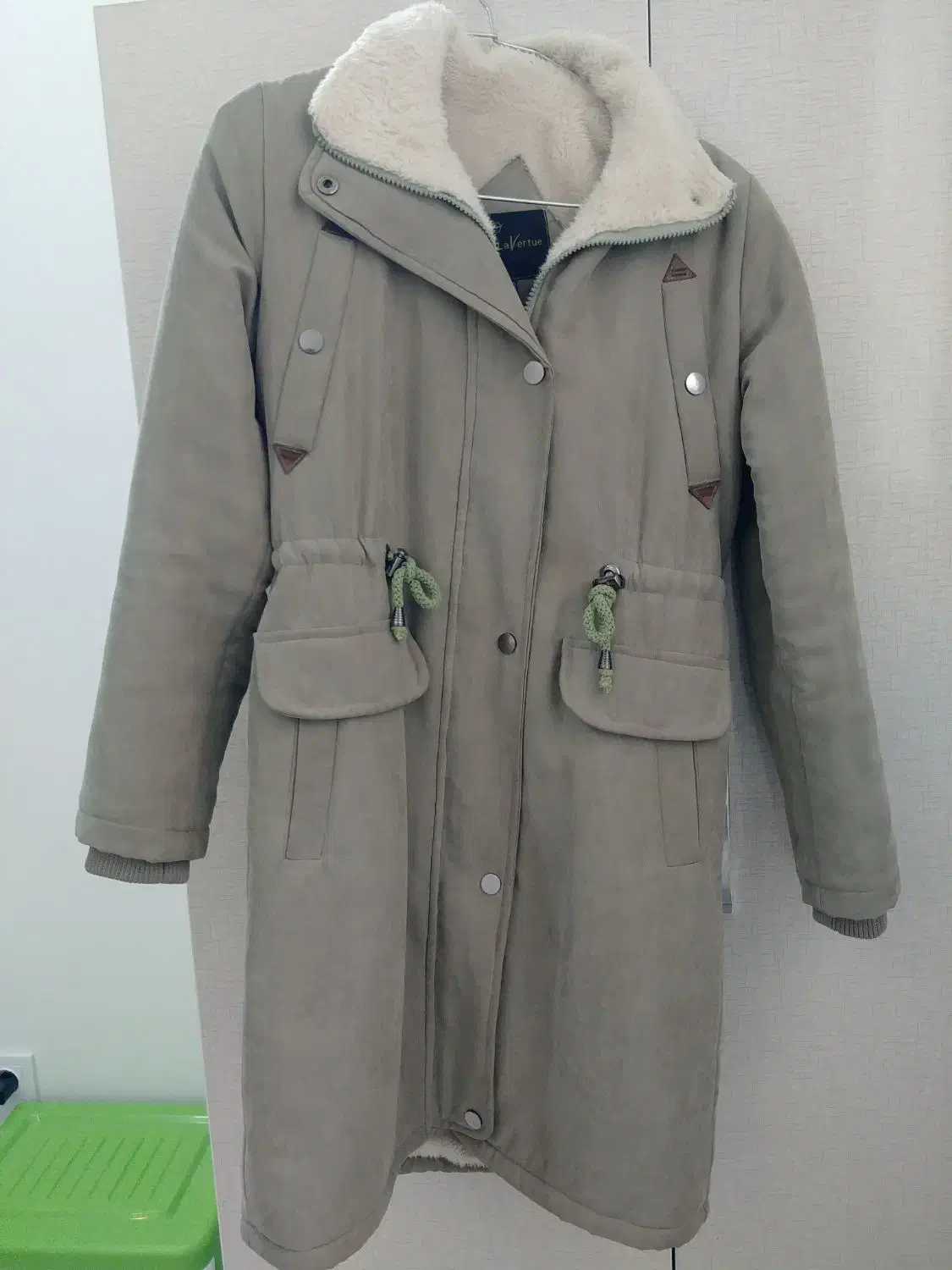 پالتو کاپشن حد نو|لباس|شیروان (خراسان), |دیوار