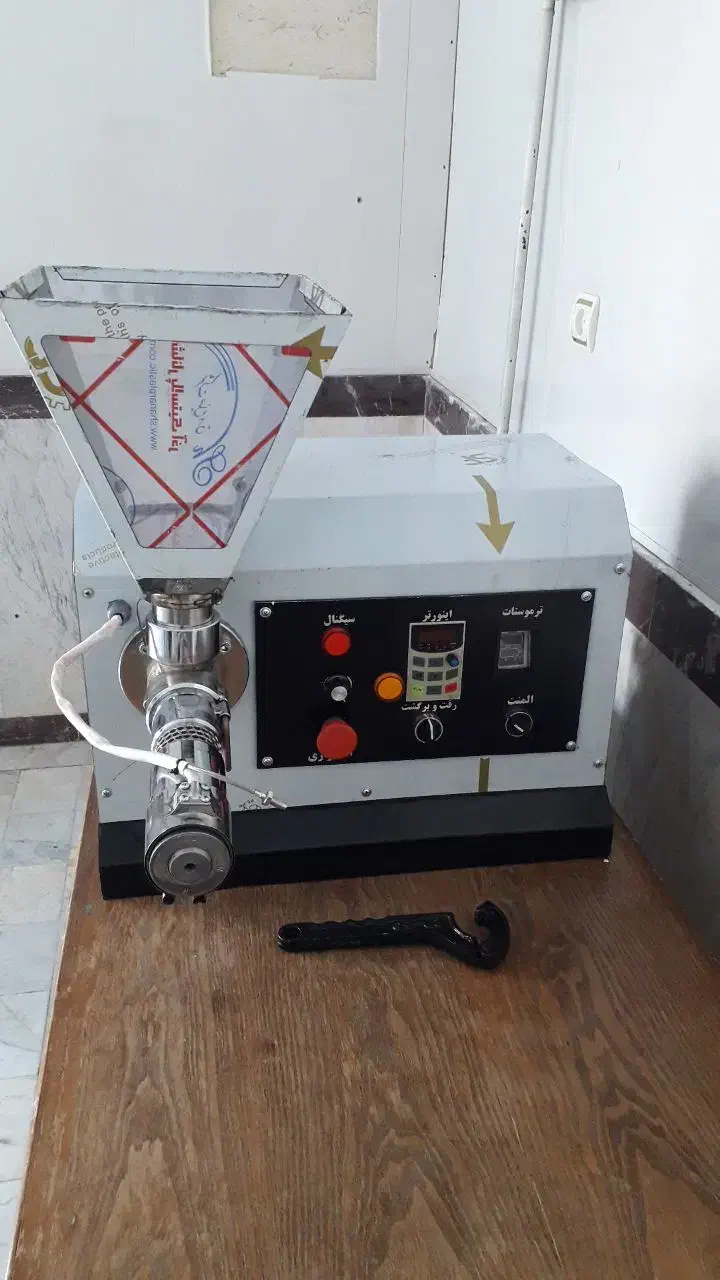 دستگاه روغگیری نیمه صنعتی و دستگاه آسیاب ادویه|فروشگاه و مغازه|اردبیل, |دیوار