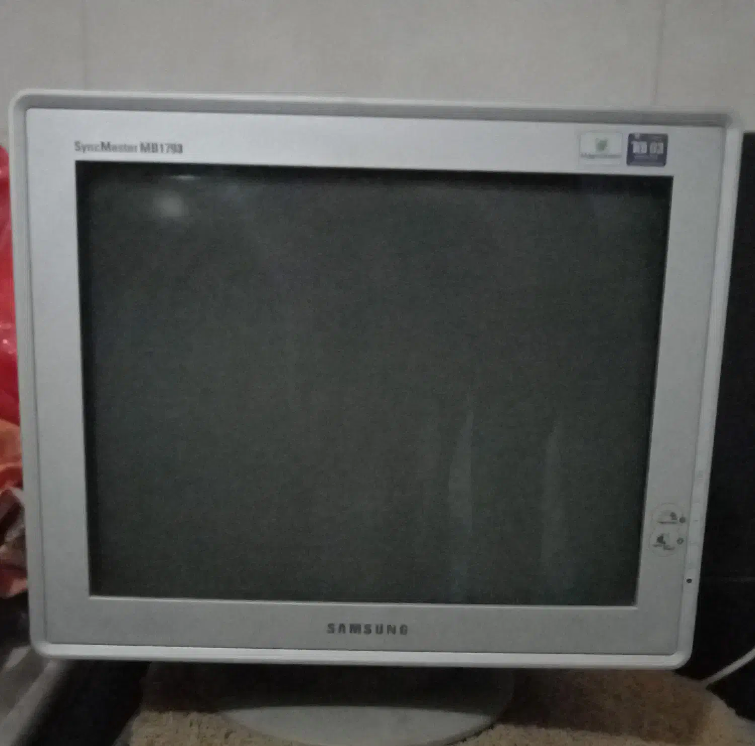 مانیتور crt سامسونگ|قطعات و لوازم جانبی رایانه|شاهینشهر, عطار|دیوار