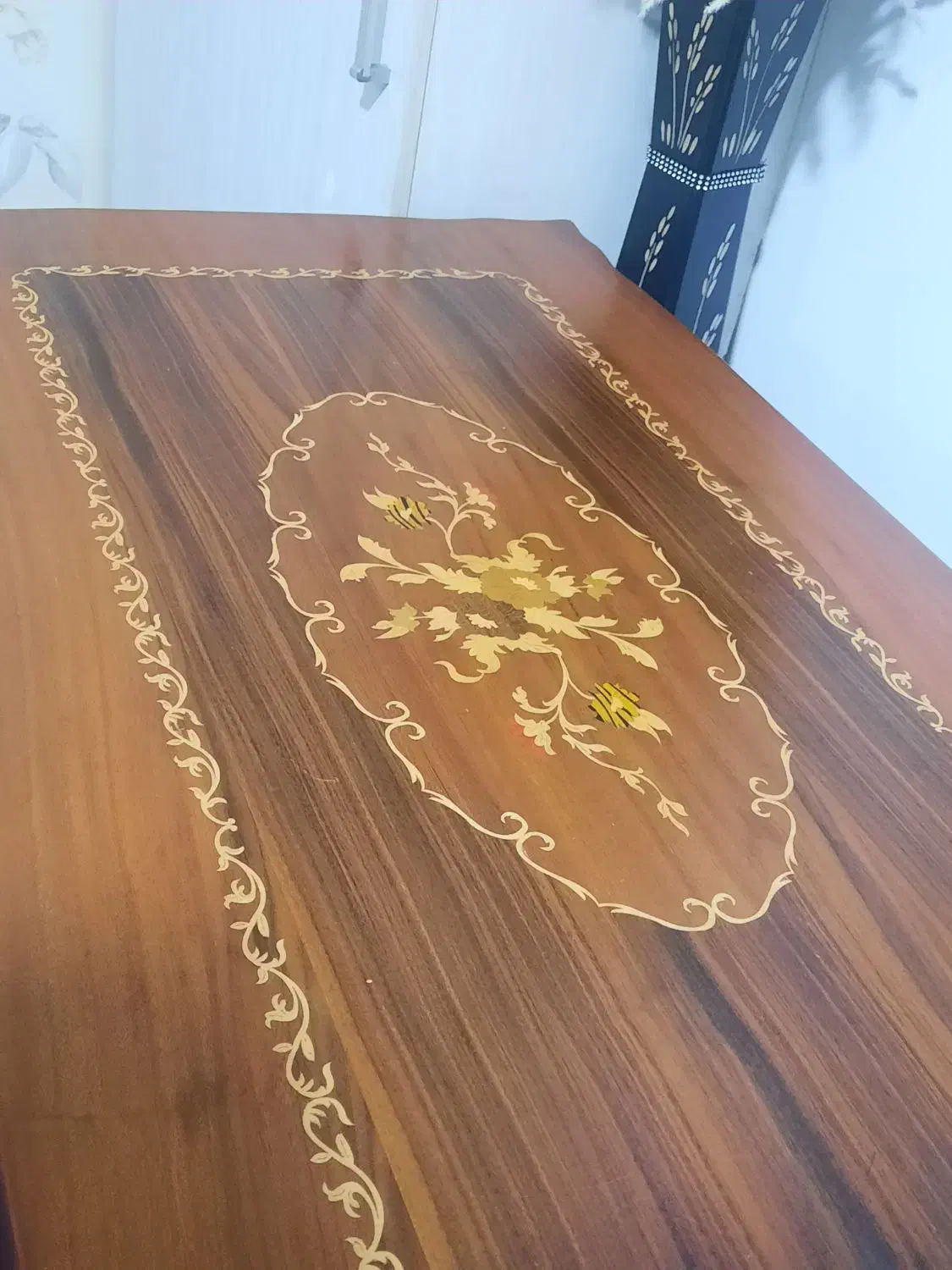 میز|میز و صندلی غذاخوری|رشت, گلباغ نماز|دیوار