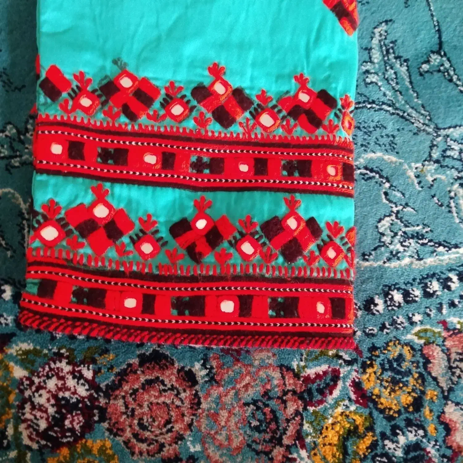 خاش لباس زنانه|لباس|خاش, |دیوار