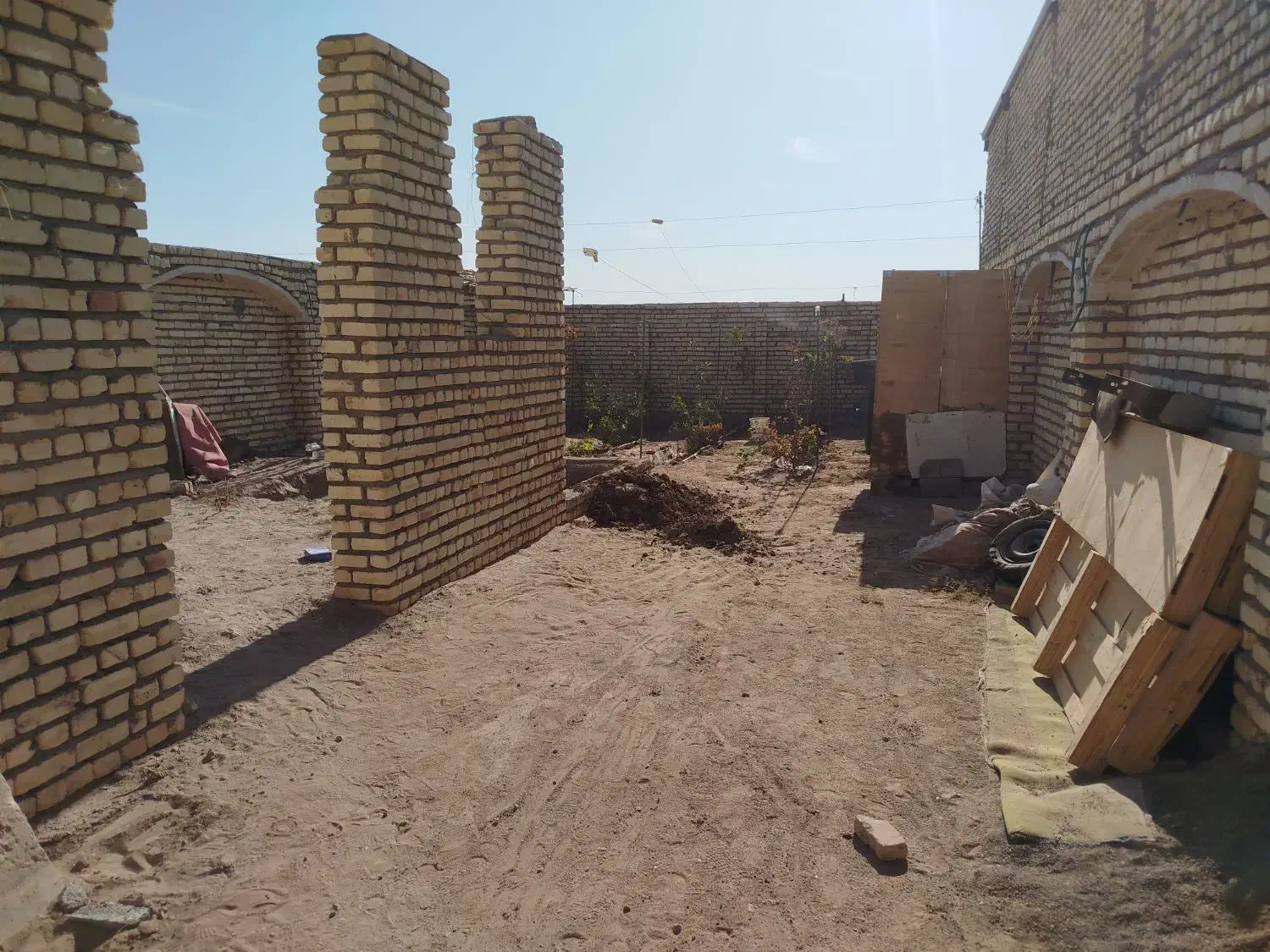 خونه باغ نیم ساخته پشت پارک زیتون..|فروش خانه و ویلا|آران و بیدگل, |دیوار