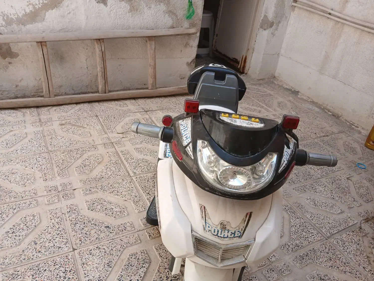 موتور سالم فقط باید باتریش تعویض۰ بشه۰|اسباببازی|تهران, نازیآباد|دیوار