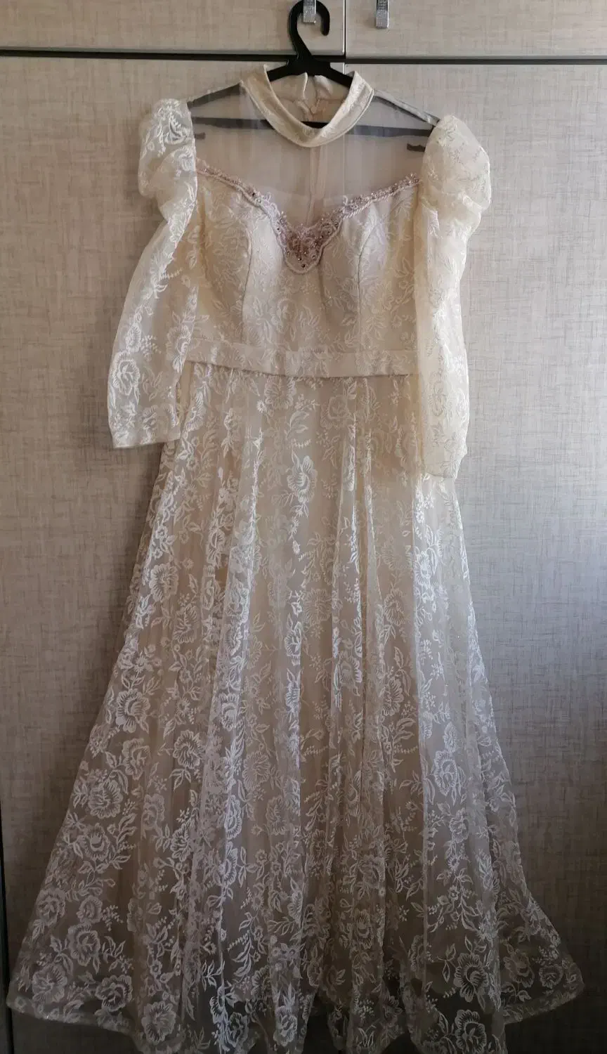 لباس مجلسی زنانه|لباس|قم, قلعه کامکار|دیوار