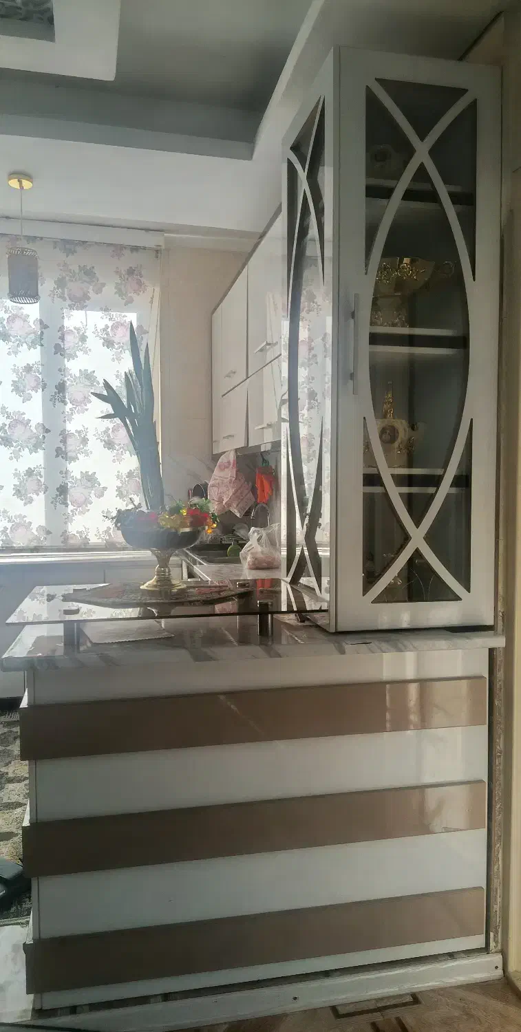 ویترین و کابینت یک متری|مبلمان خانگی و میز عسلی|قزوین, |دیوار